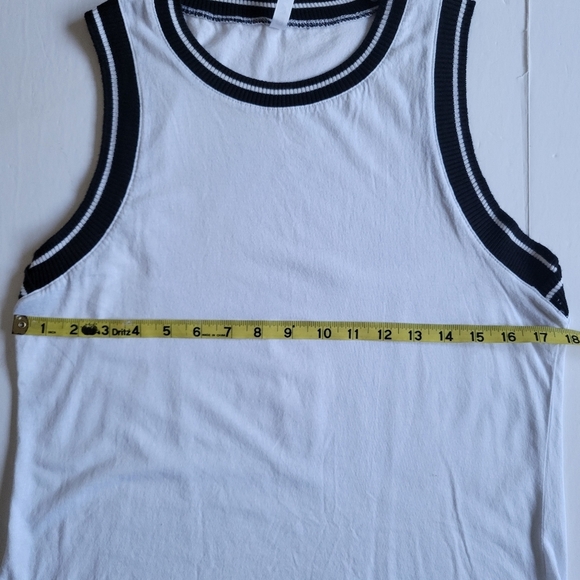 Fabletics Tee Tank. - Picture 4 of 7